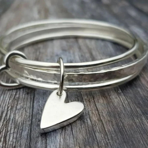Heart-Shaped Pendant Silver Tennis Bracelet with Hammered Finish