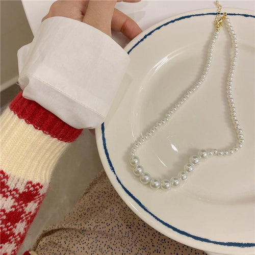 Womens Retro Geometric Pearl Necklace for Stylish Elegance