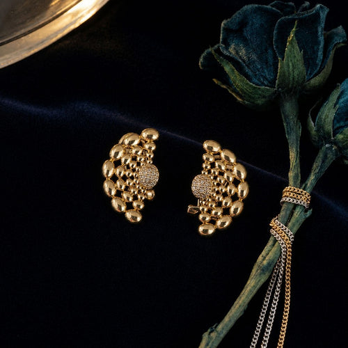 Fashionable Hollowed-out Chain Necklace & Drop Earrings Set