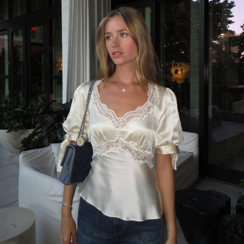 Fashionable V-neck Lace-Patchwork Short-Sleeve Top for Women