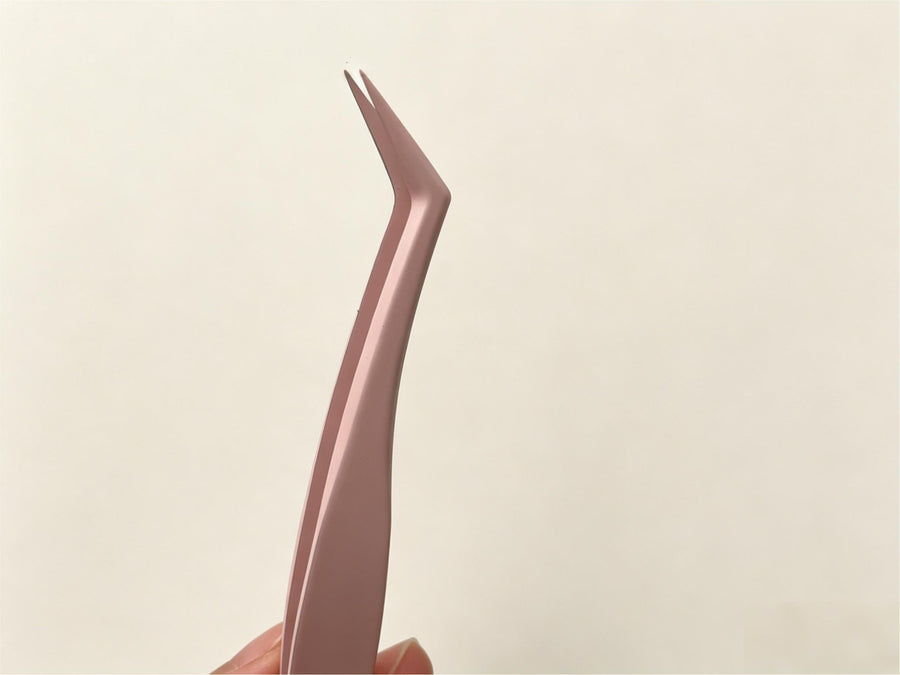Non-Sticky Lash Tweezers for Perfect Eyelash Application