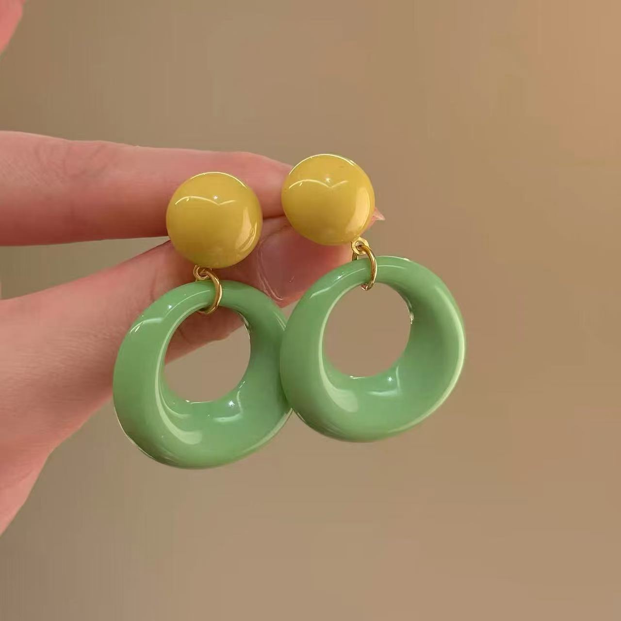 Street Fashion French Vintage Magic Circle Hoop Earrings
