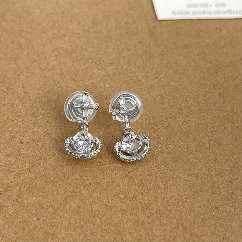 Niche Minimalist Geometric Pearl Coil Ear Clips for Women