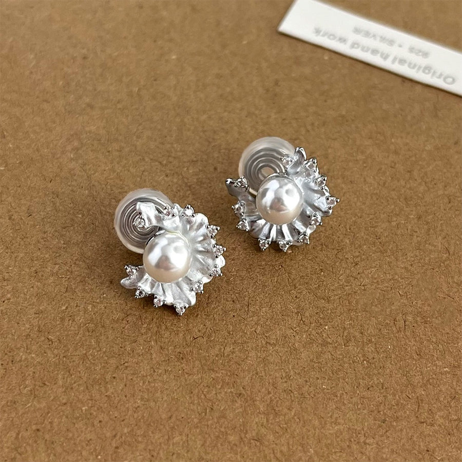 Niche Minimalist Geometric Pearl Coil Ear Clips for Women