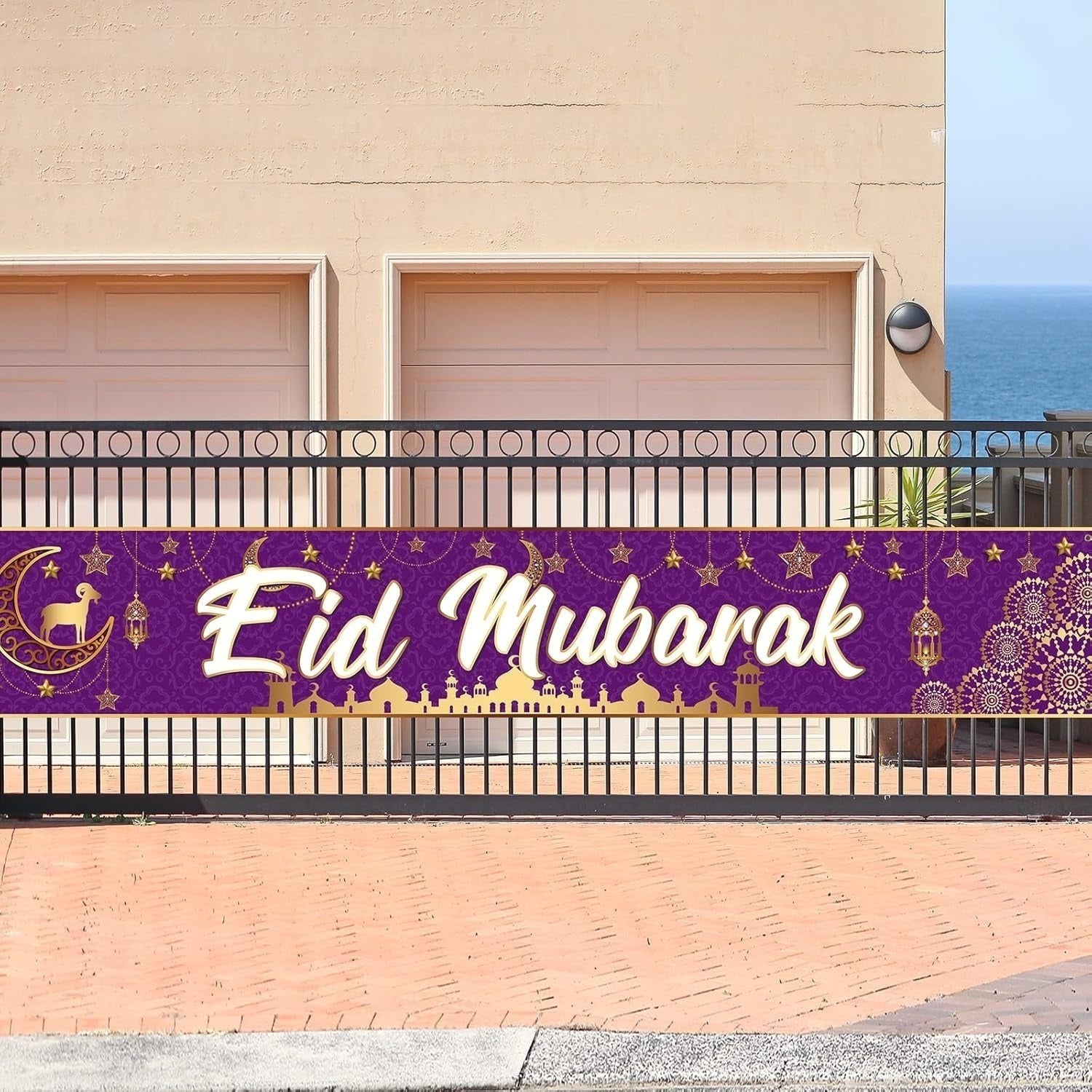 Eid Mubarak Banner in Lila mit Goldakzenten für Ramadan