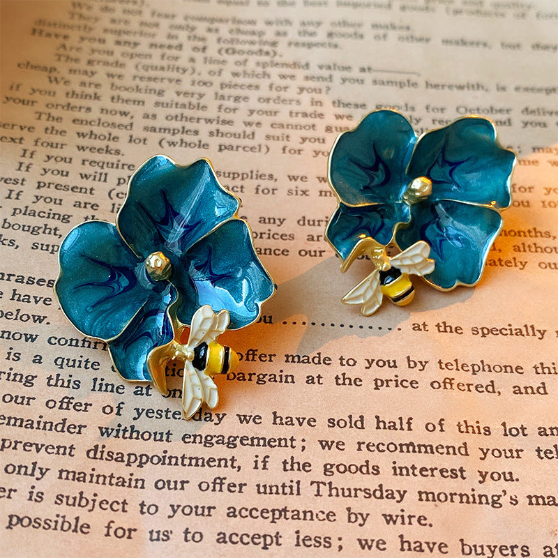 Vintage Silver Needle Elegant Earrings for Women - Retro Studs