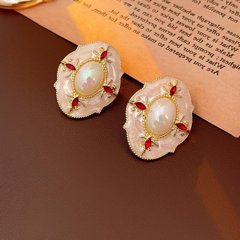 Elegant Silver Needle Vintage Style Stud Earrings for Women