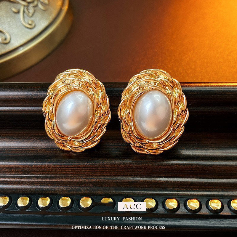 Elegant Silver Needle Vintage Stud Earrings for Women