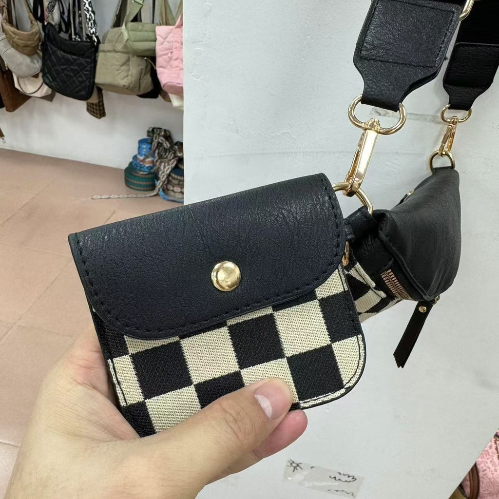 Ladies' Trendy Checkerboard Pattern Portable Cosmetic Bag