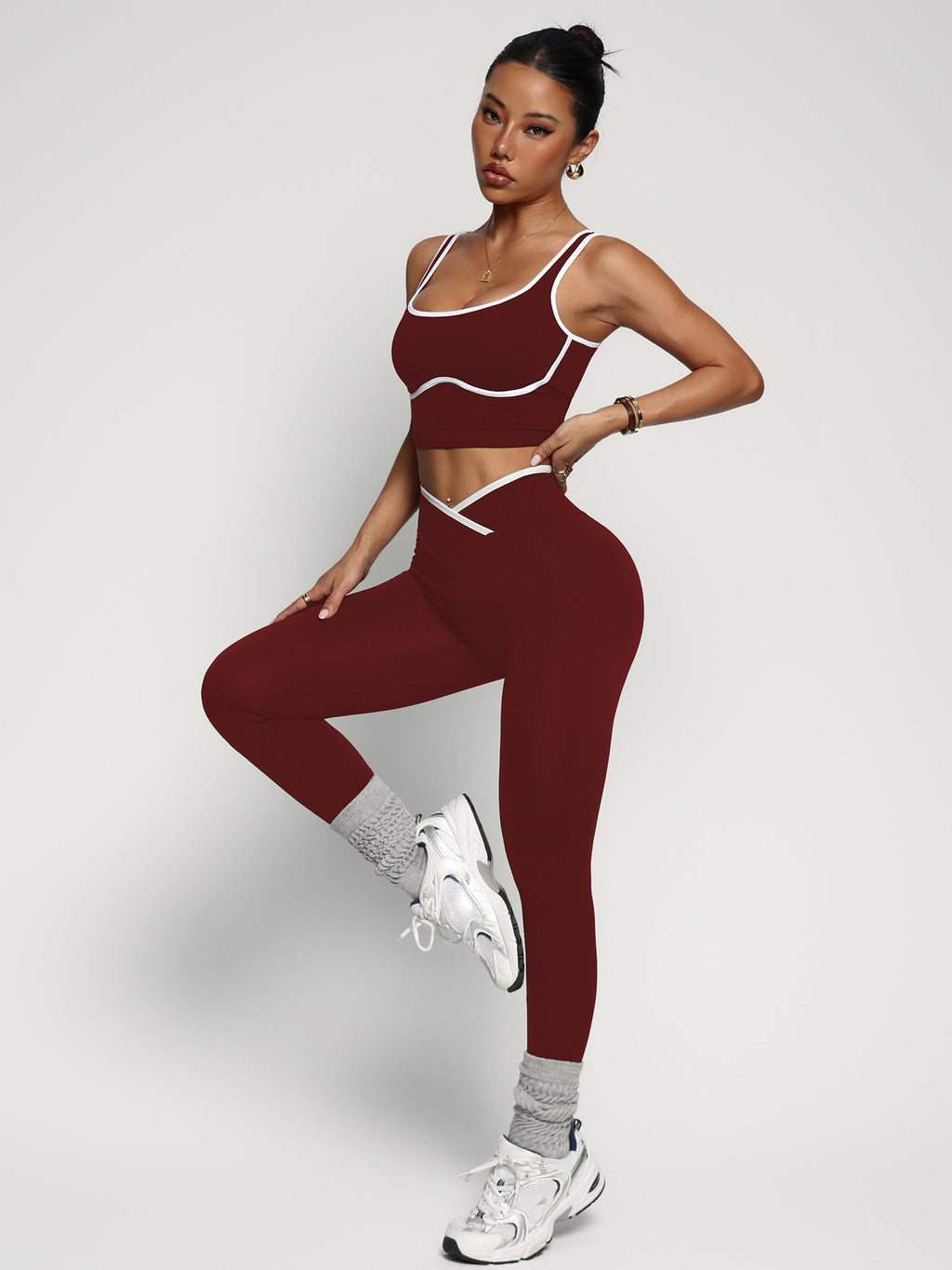 Women's Workout Outfit Set: Sports Bra, Tank Top & Yoga Pants