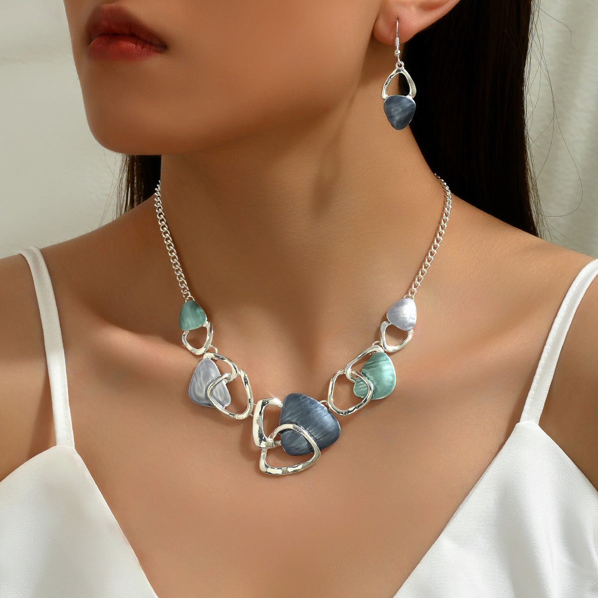 Elegant Round Enamel Drop Earrings & Clavicle Necklace Set