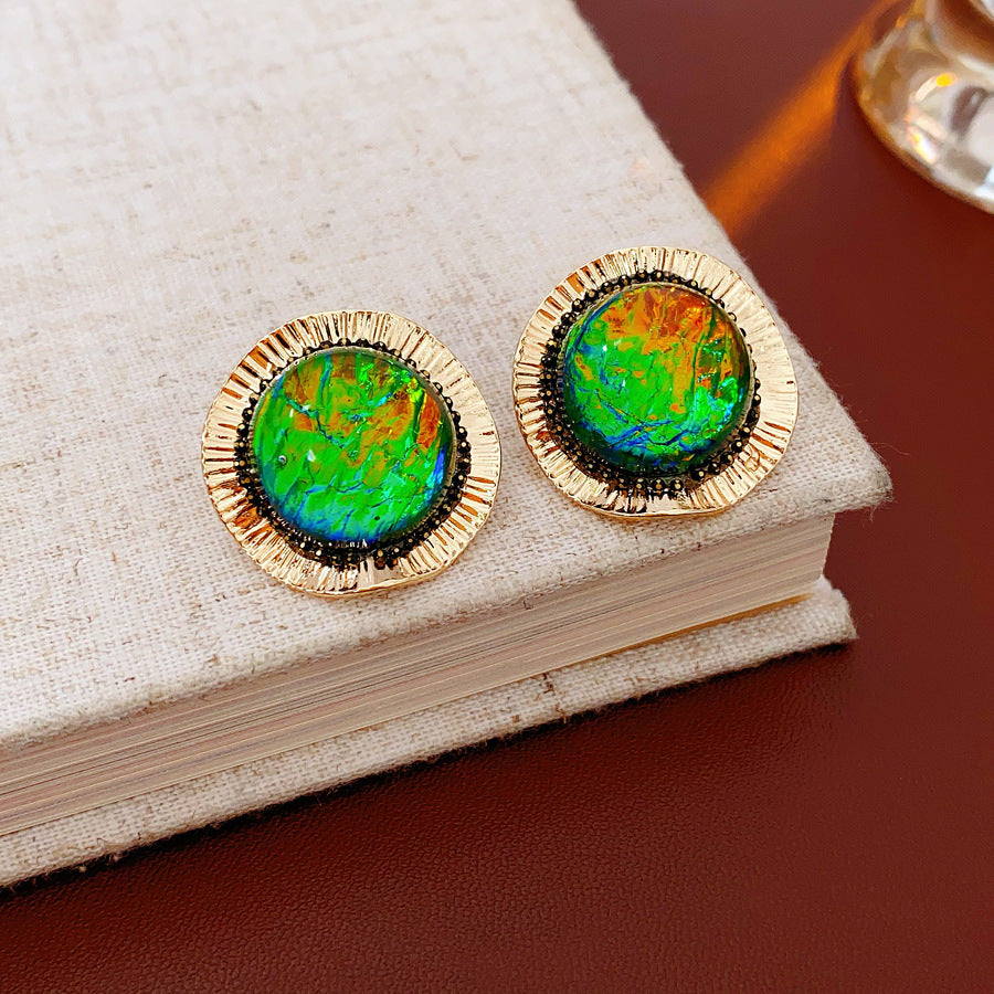 Vintage Fashion Round Resin Stud Earrings - Light Luxury Style