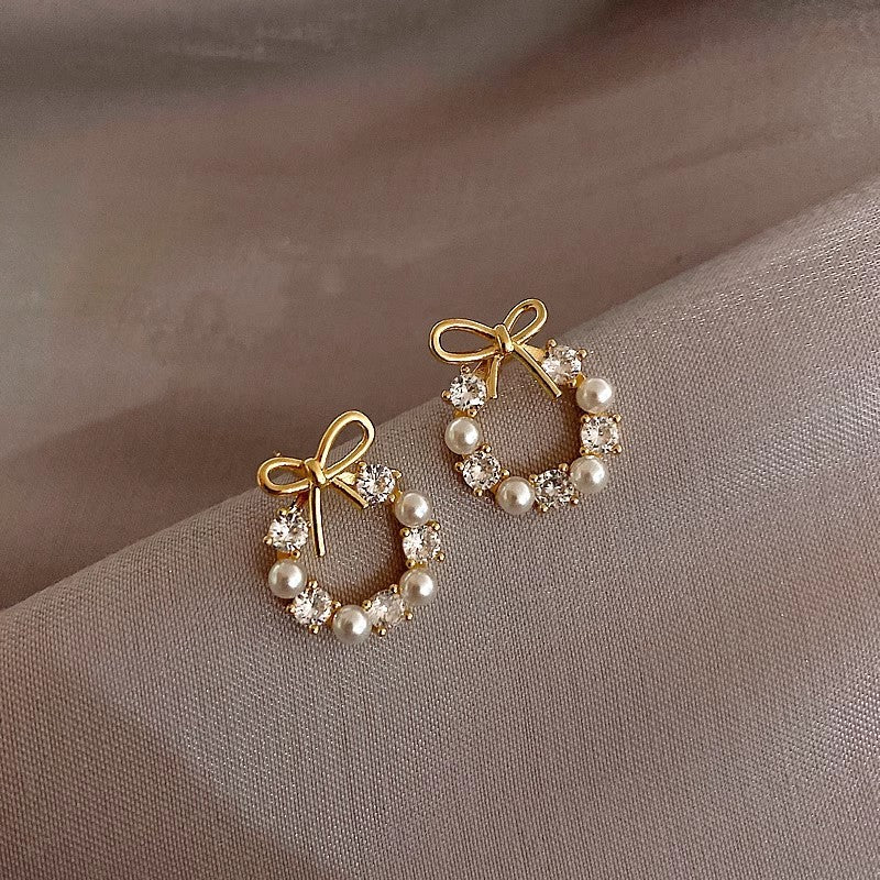 Sleek Design 925 Silver Pearl Stud Earrings for Women