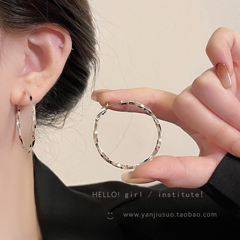 Sleek Design 925 Silver Pearl Stud Earrings for Women