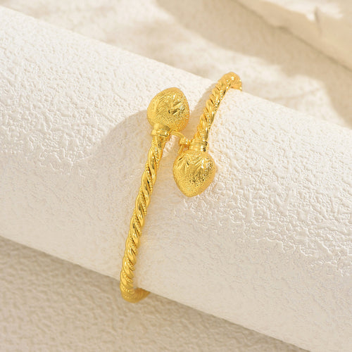 Light Luxury Geometric Bangle for Women - 18K Plated