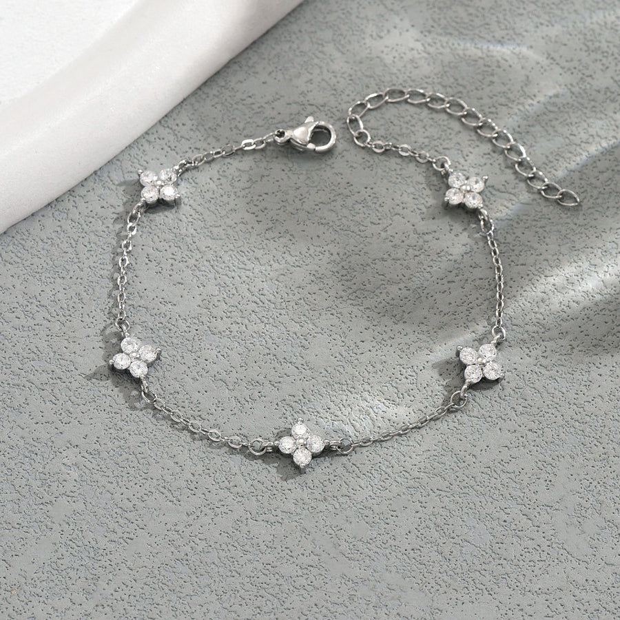 Elegant Geometric Four-Leaf Clover Bangle for Women