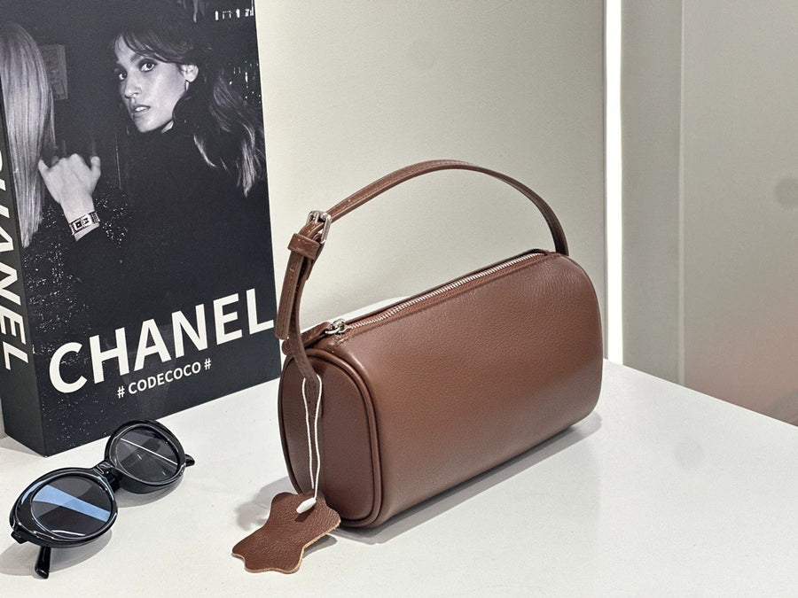 Customizable Cowhide Shoulder Pen Holder Bag for Women