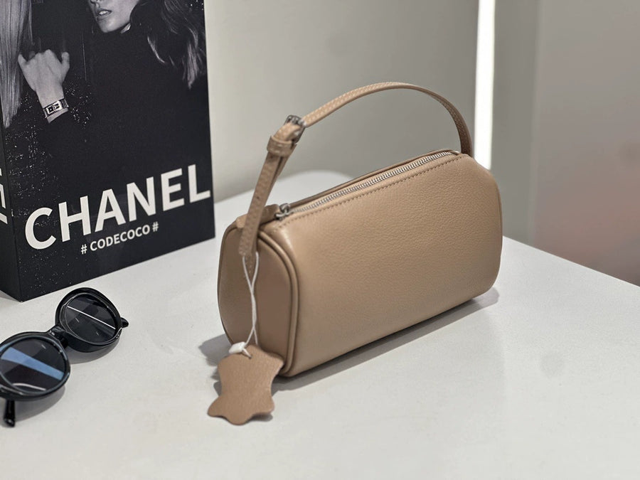 Customizable Cowhide Shoulder Pen Holder Bag for Women