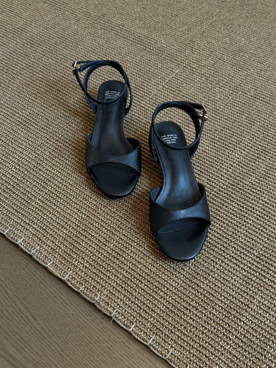 2026 Summer New Women Gentle Retro Sandals - Green