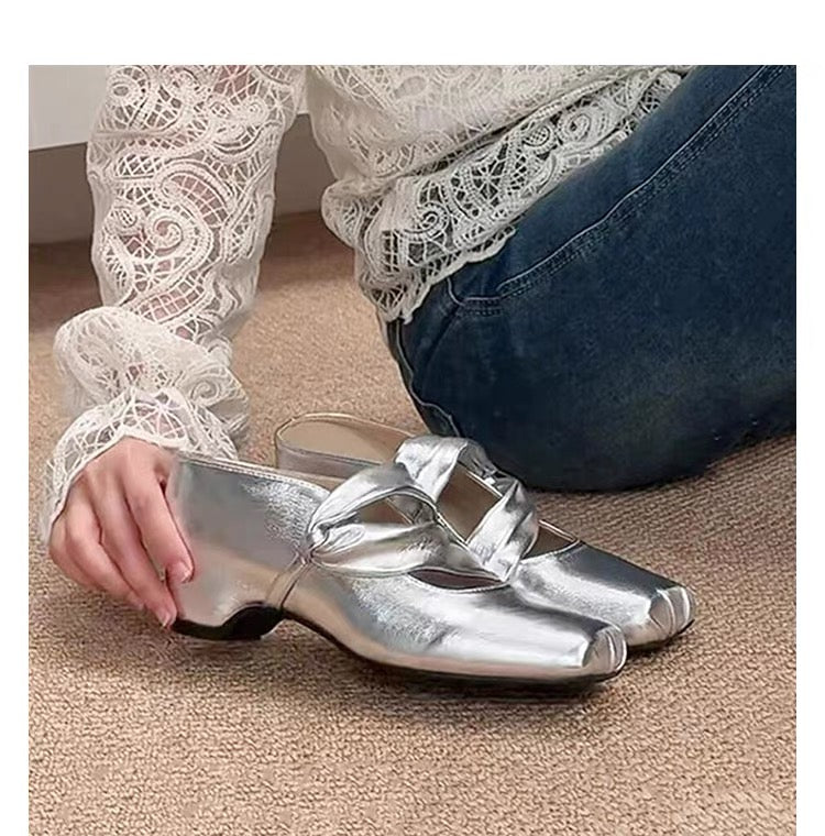 2026 Summer Korean Style Women Retro Closed Toe Sandals