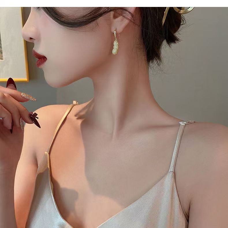 Niche Designed Peanut Shaped Earrings - Trendy Pearl Ear Ornaments