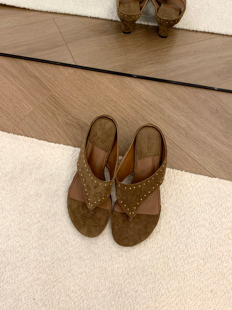Elegant Women's Vintage Rivet Thong Slide Sandals