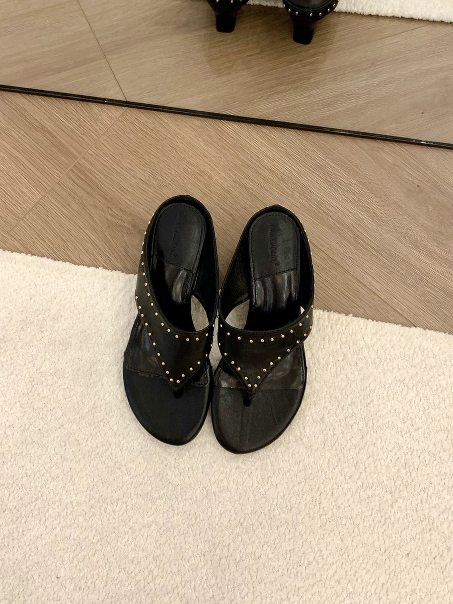 Elegant Women's Vintage Rivet Thong Slide Sandals