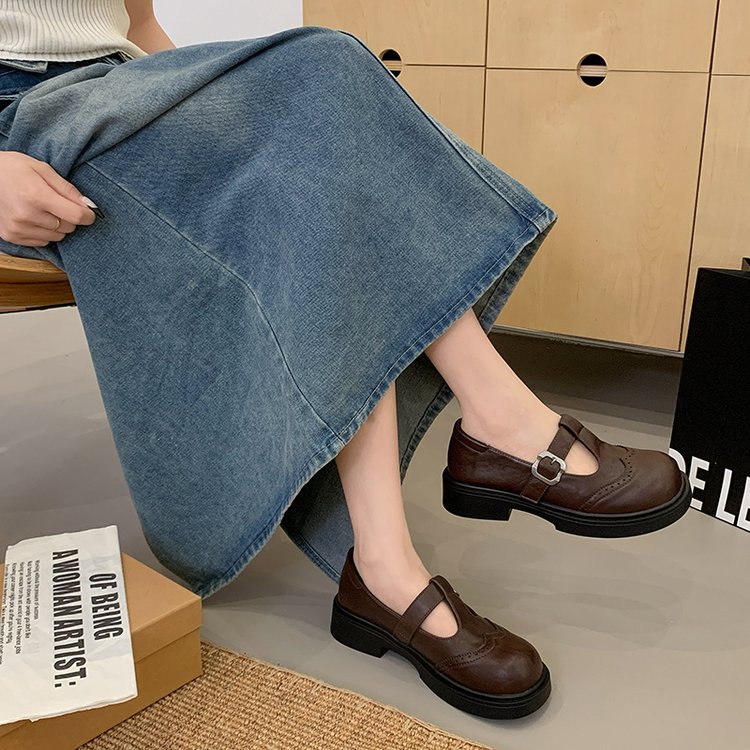 Women's Carved Platform Mary Janes - Retro Leather Shoes