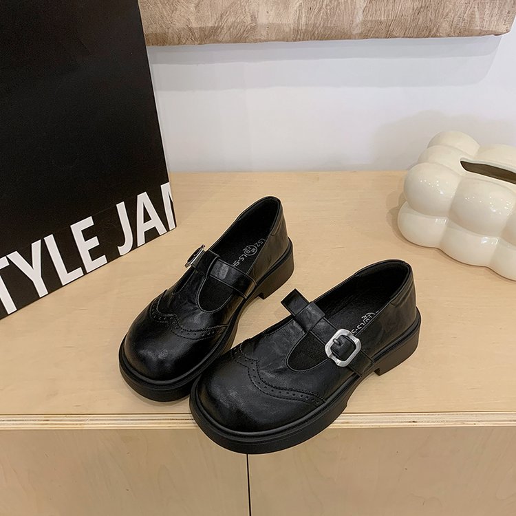 Women's Carved Platform Mary Janes - Retro Leather Shoes