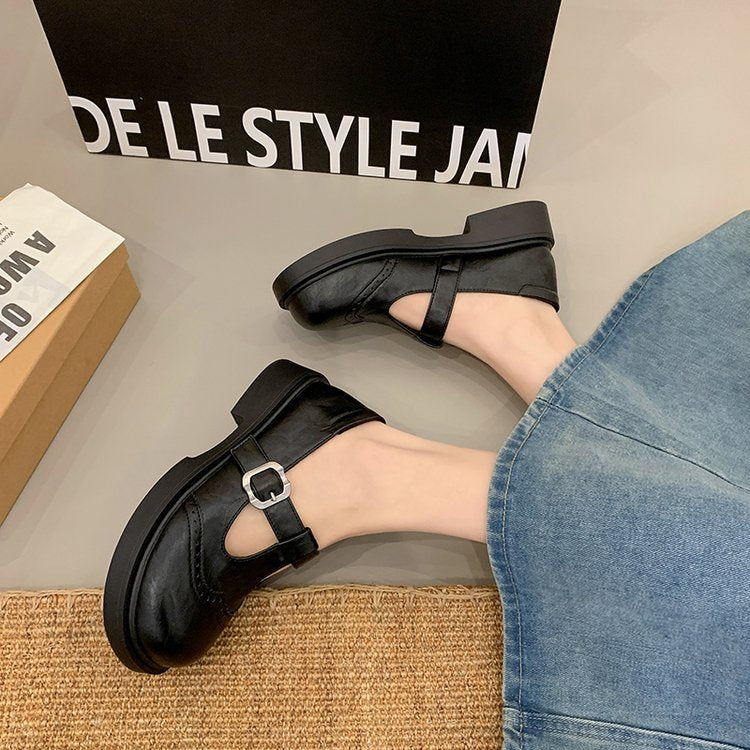 Women's Carved Platform Mary Janes - Retro Leather Shoes