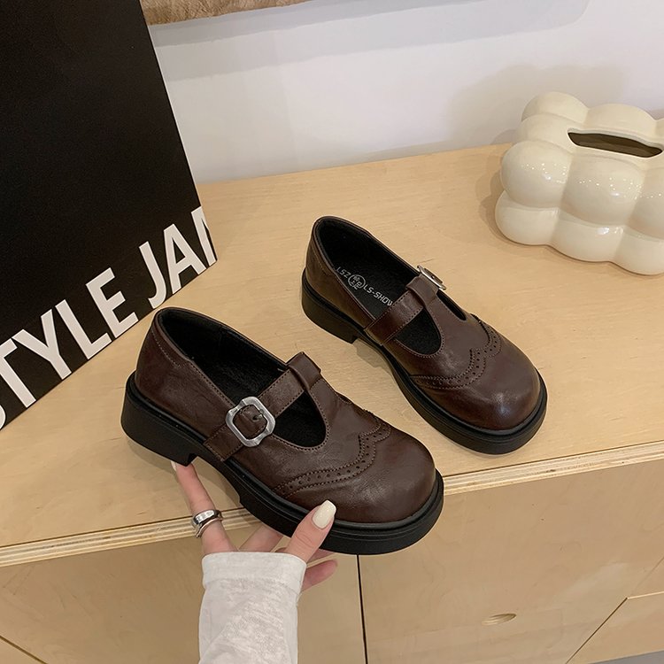 Women's Carved Platform Mary Janes - Retro Leather Shoes