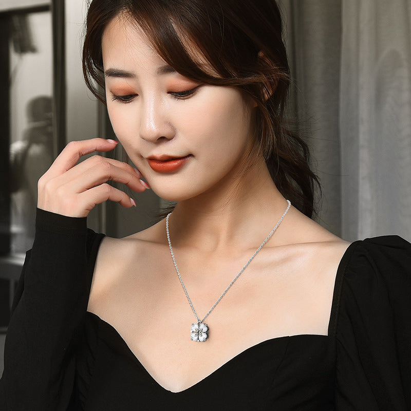 Magnetic Convertible Four Leaf Clover Necklace for Women