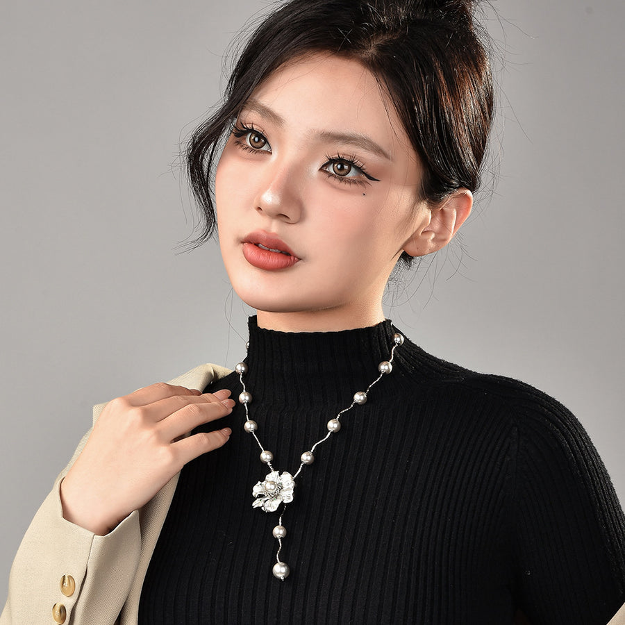 Dainty Flower Zircon Pearl Sweater Chain for Women