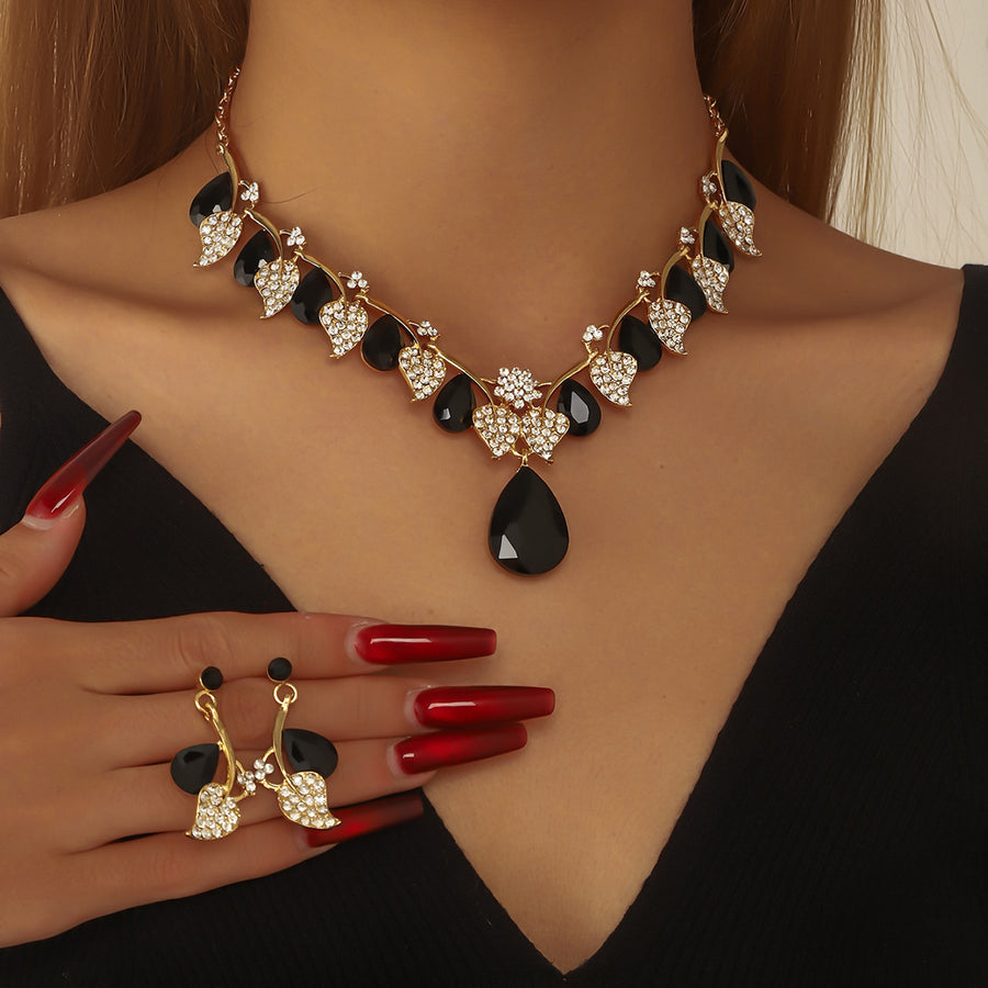 Elegant Crystal Necklace and Earrings Set for Weddings