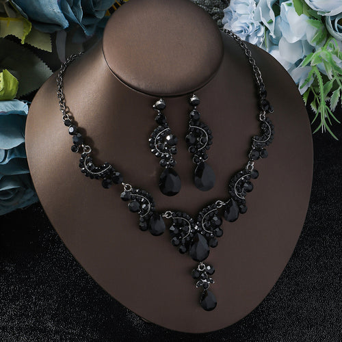 Elegant Rhinestone Necklace Set for Bridal Photography