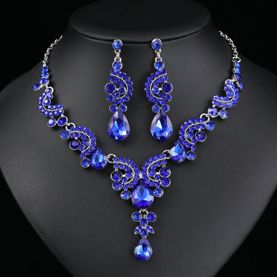 Elegant Rhinestone Necklace Set for Bridal Photography