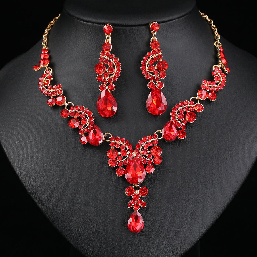 Elegant Rhinestone Necklace Set for Bridal Photography