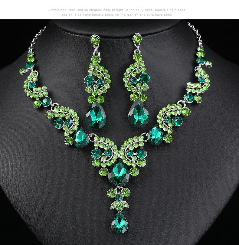 Elegant Rhinestone Necklace Set for Bridal Photography