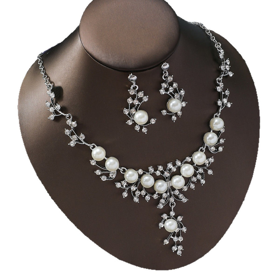 Retro Palace Style Exaggerated Necklace for Women