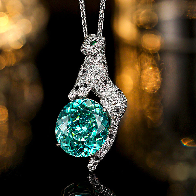 Luxury Green Retro Leopard Pendant Necklace for Women