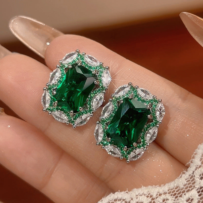 Elegant Jewelry Set: Necklace, Ring & Earrings with Gemstones