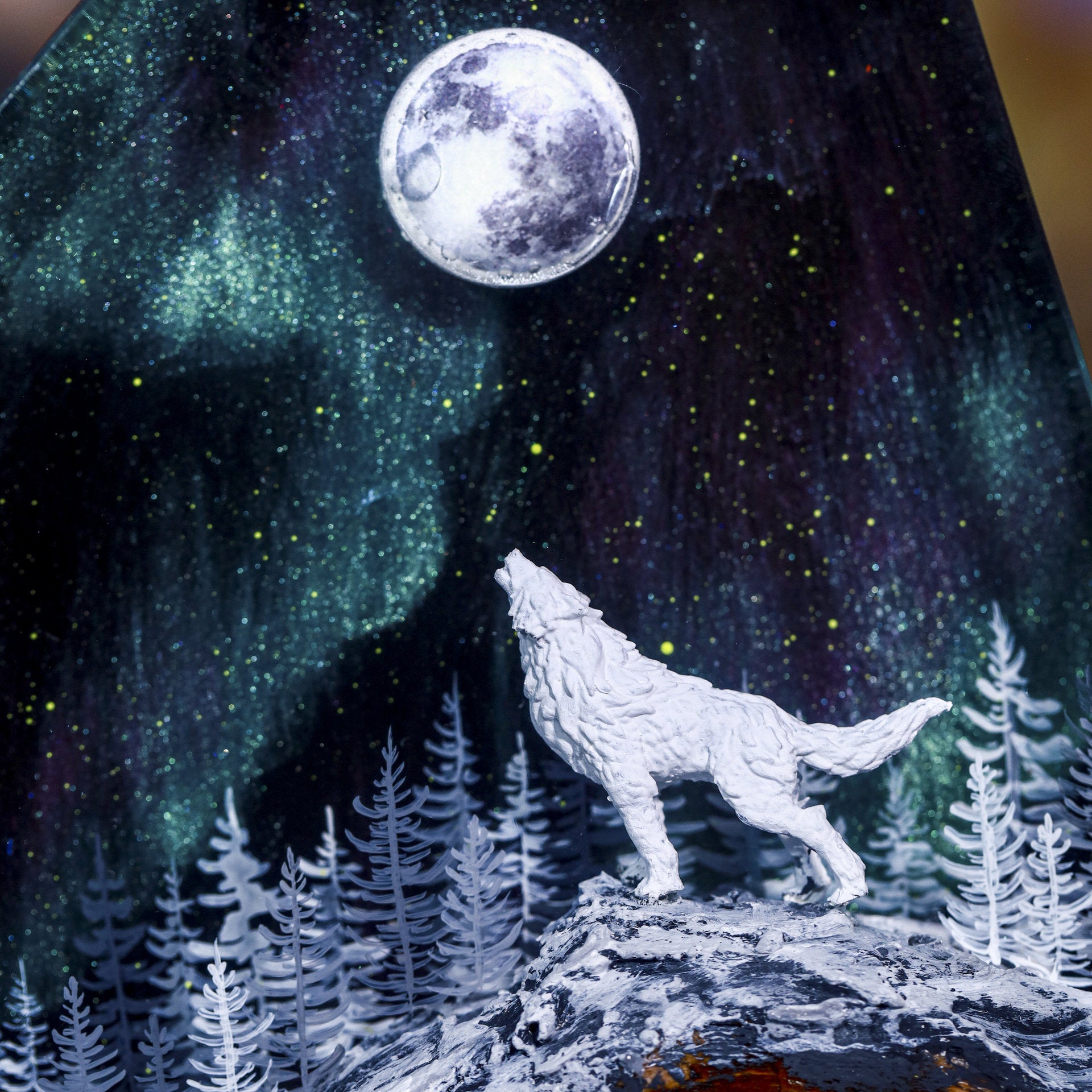 Northern Lights Snow Wolf Lamp - Creative Mood Lamp Design