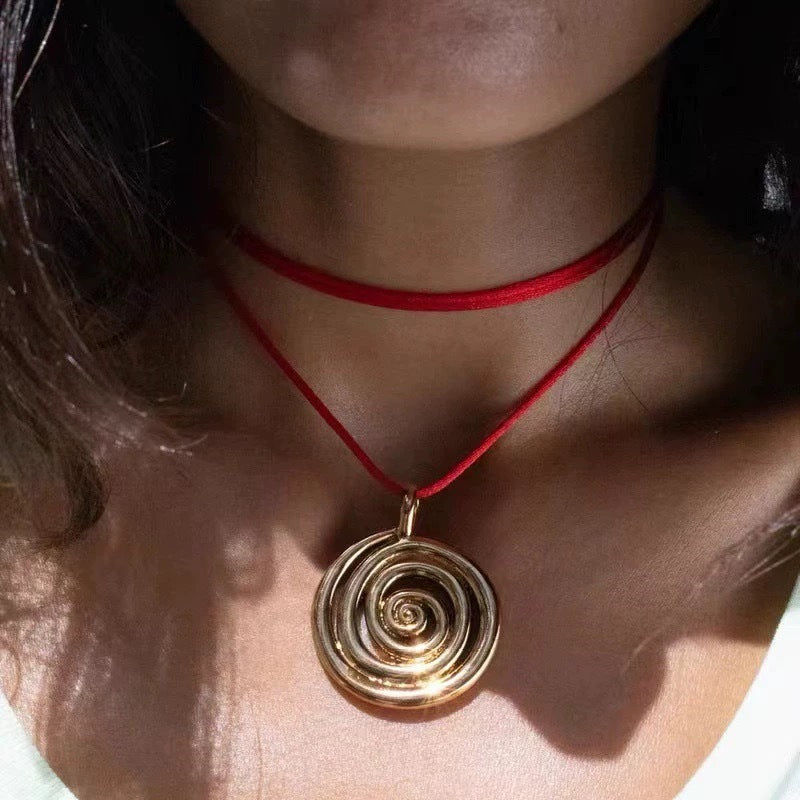 Womens Gold Conch Pendant Necklace - Elegant & Stylish