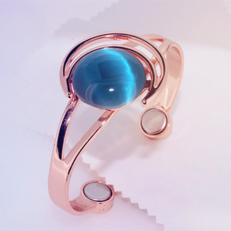 Retro-style Fashion Cat-eye Copper Bracelet for Chic Looks