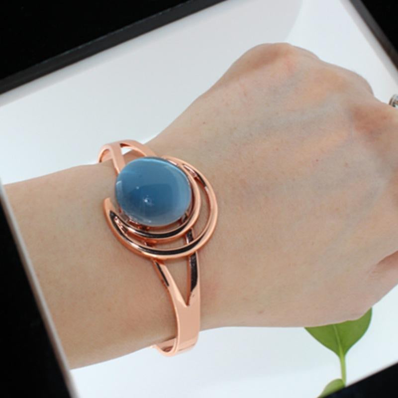 Retro-style Fashion Cat-eye Copper Bracelet for Chic Looks