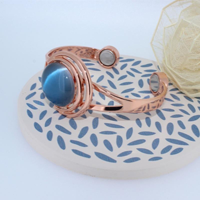 Retro-style Fashion Cat-eye Copper Bracelet for Chic Looks