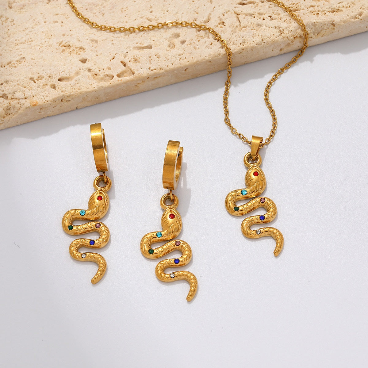 Elegant Gold Necklace: Spirit Snake Stainless Steel Design