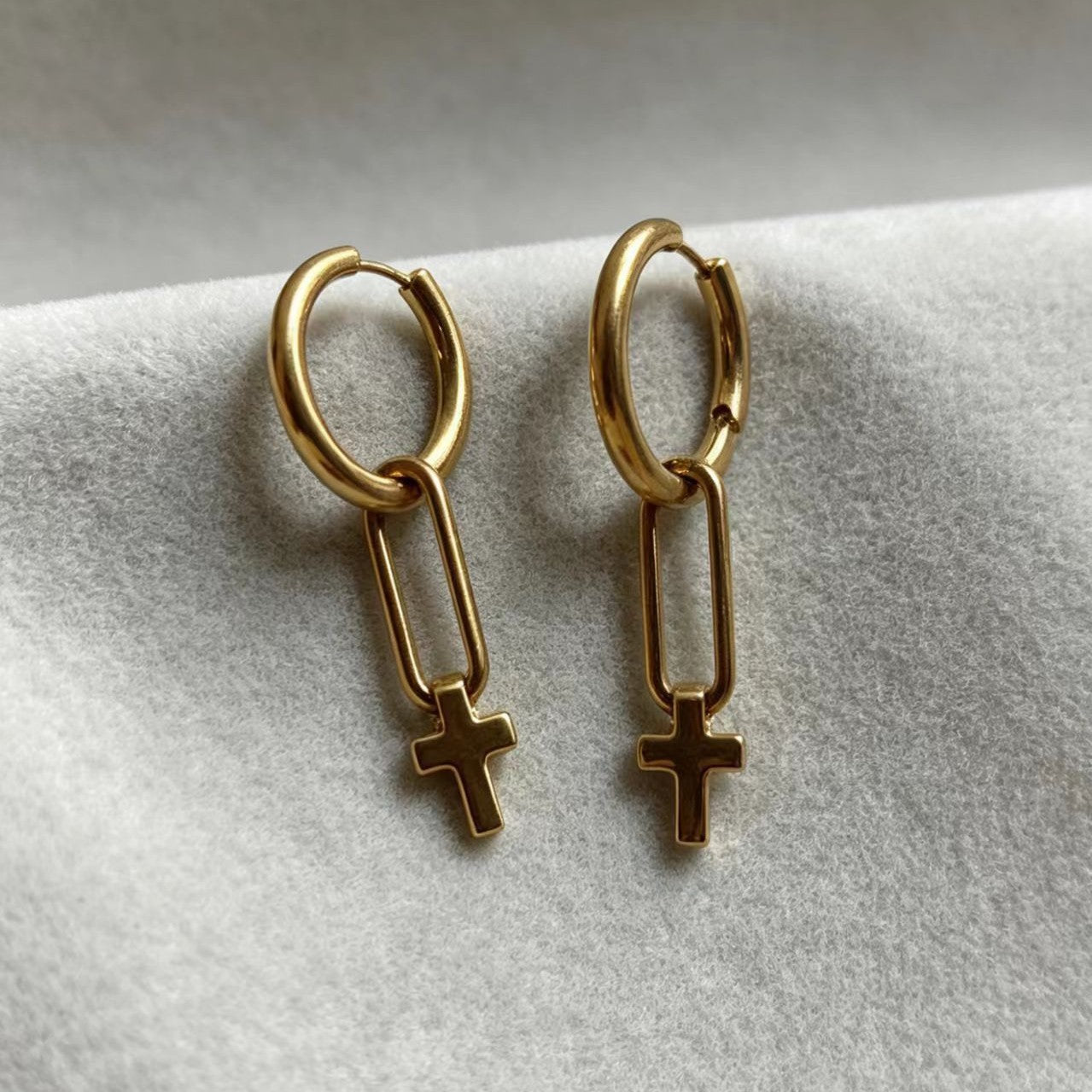 Fashionable and Minimalist Cross Earrings for Everyday Wear