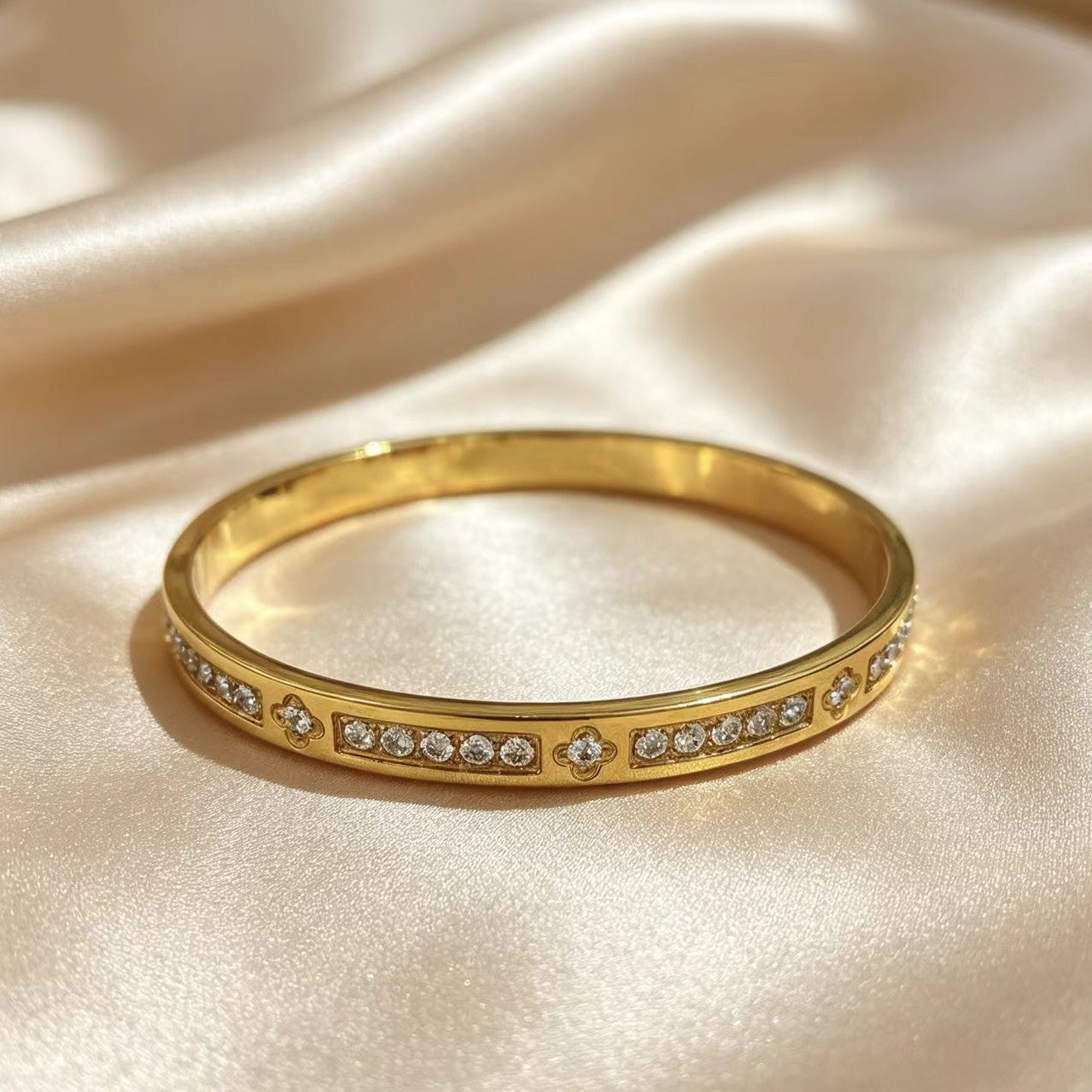 Light-luxury Diamond-studded Bracelet for Women