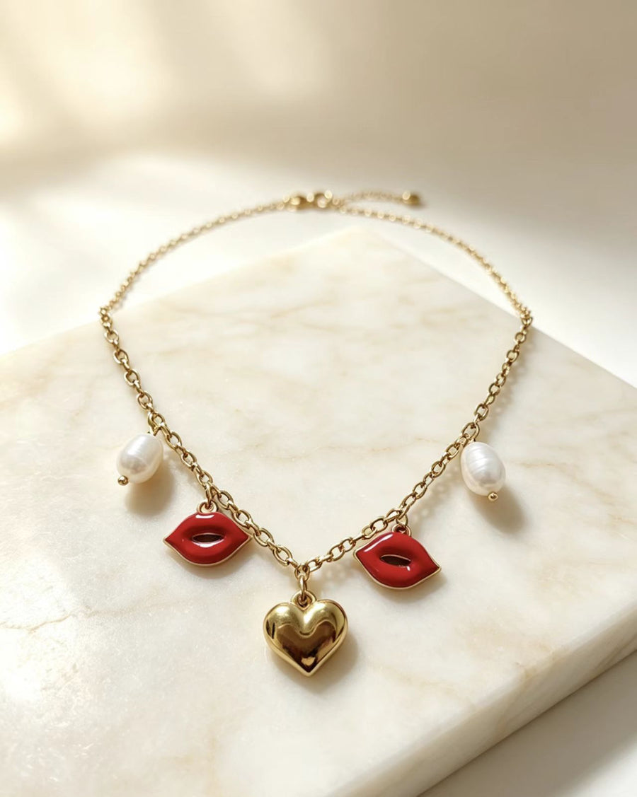 Fashionable Clavicle Chain Necklace with Heart Pendant
